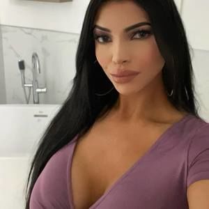 Meet your Posher, Daniela